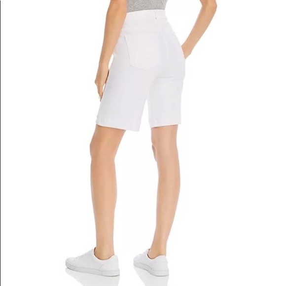 JEN 7 BY 7 FOR ALL MANKIND NEW Denim Bermuda Short in White Size 16 - Picture 3 of 4